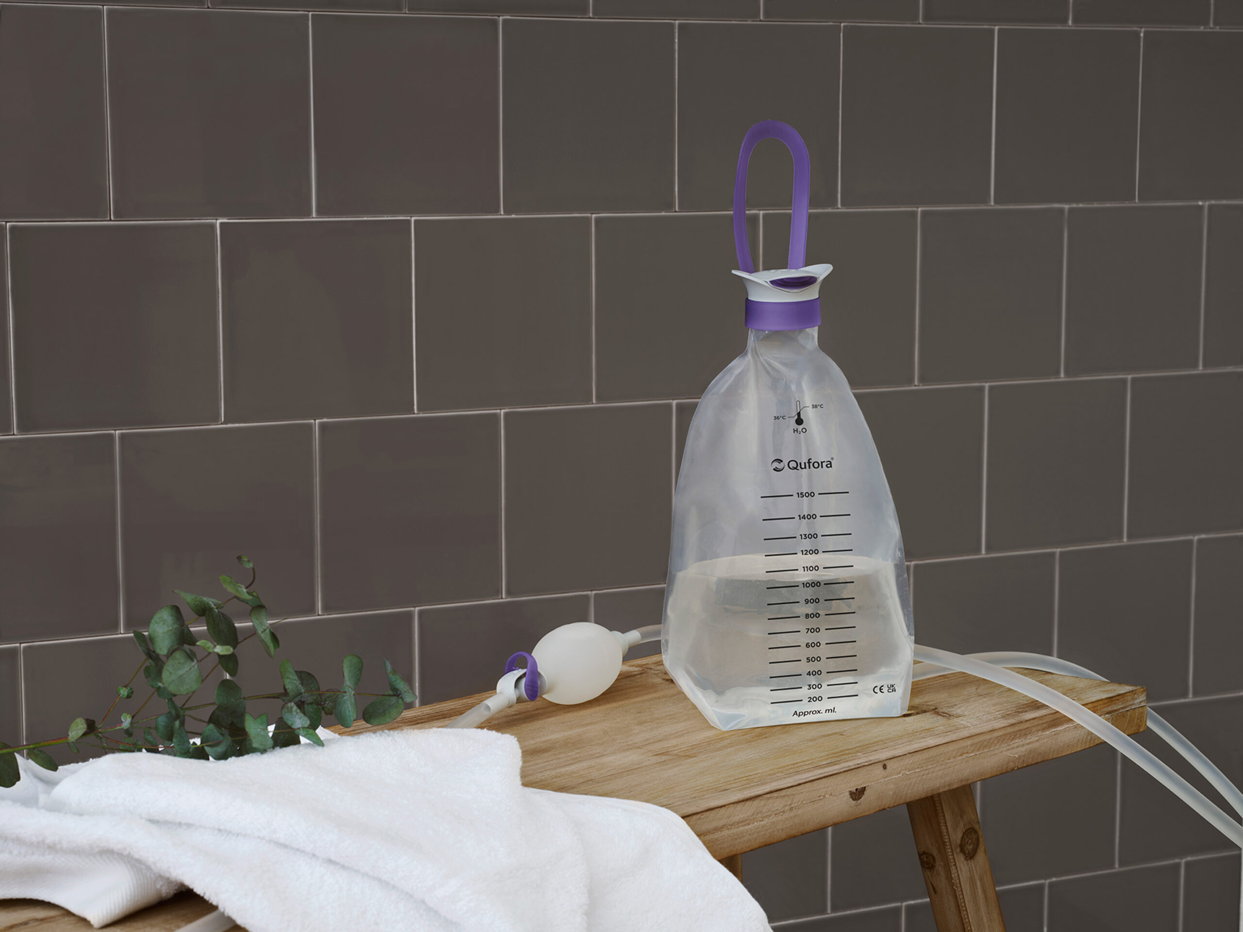 Qufora Irrisedo Flow standing in a bathroom setting