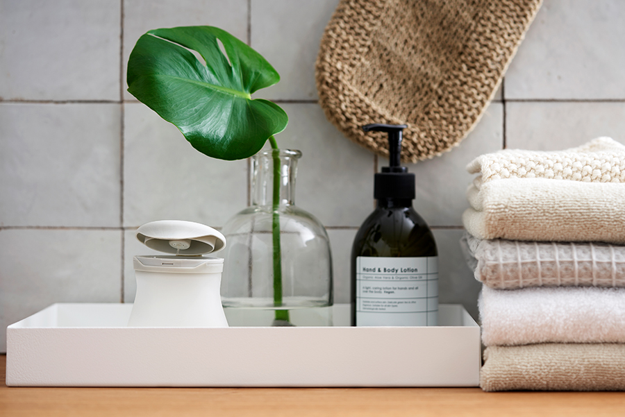 Qufora IrriSedo MiniGo standing in a bathroom setting